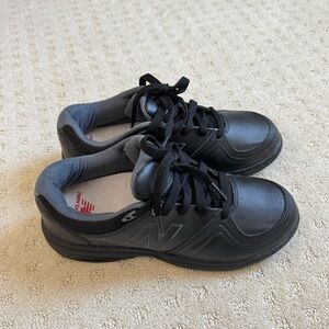 New Balance WW 813 black athletic walking shoes  
Size US7 women’s